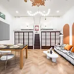 上海小胖纸民宿-南京西路3店-桃之夭夭