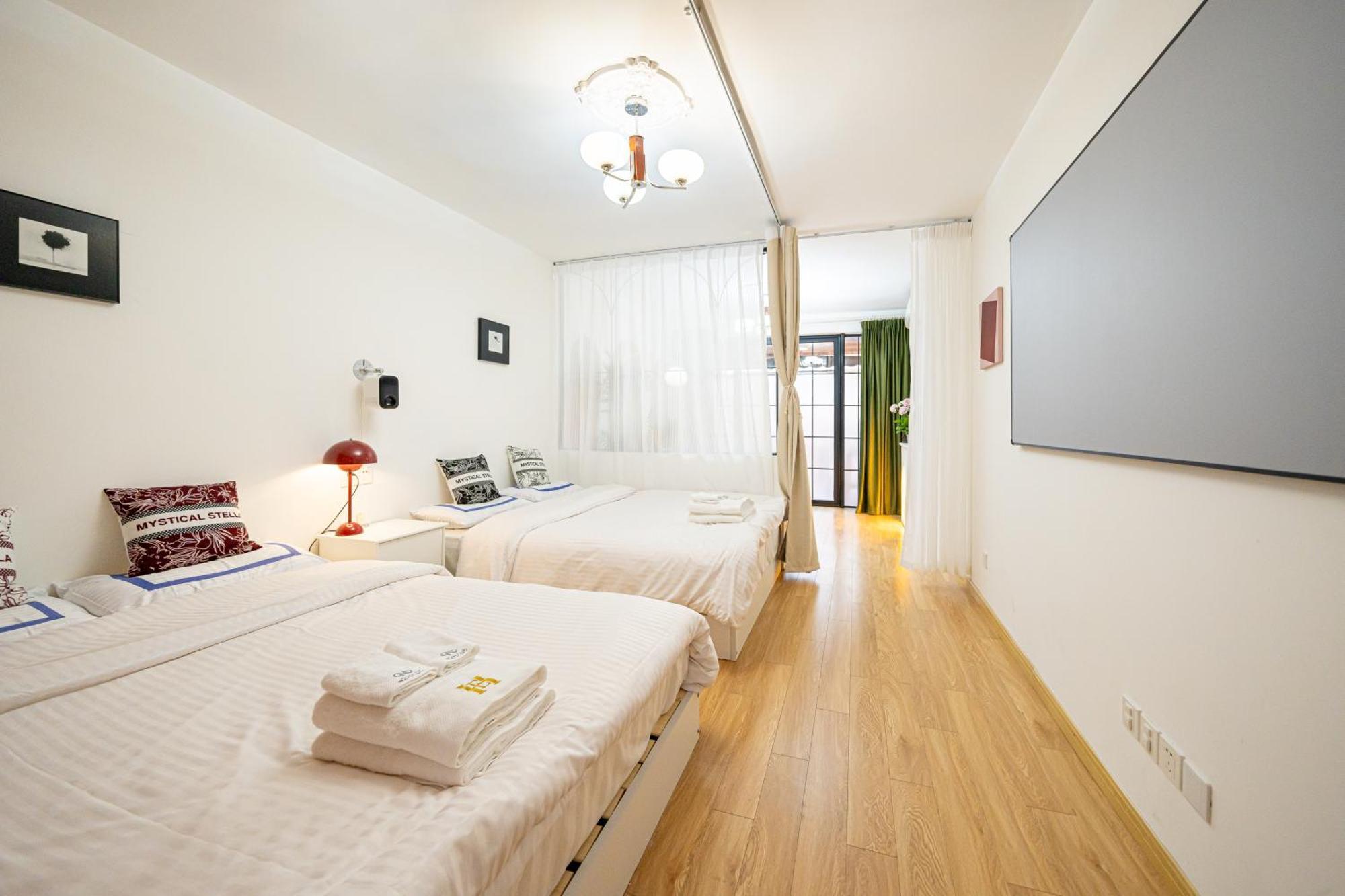 Apartment 上海小胖纸民宿-南京西路3店-桃之夭夭 Shanghai