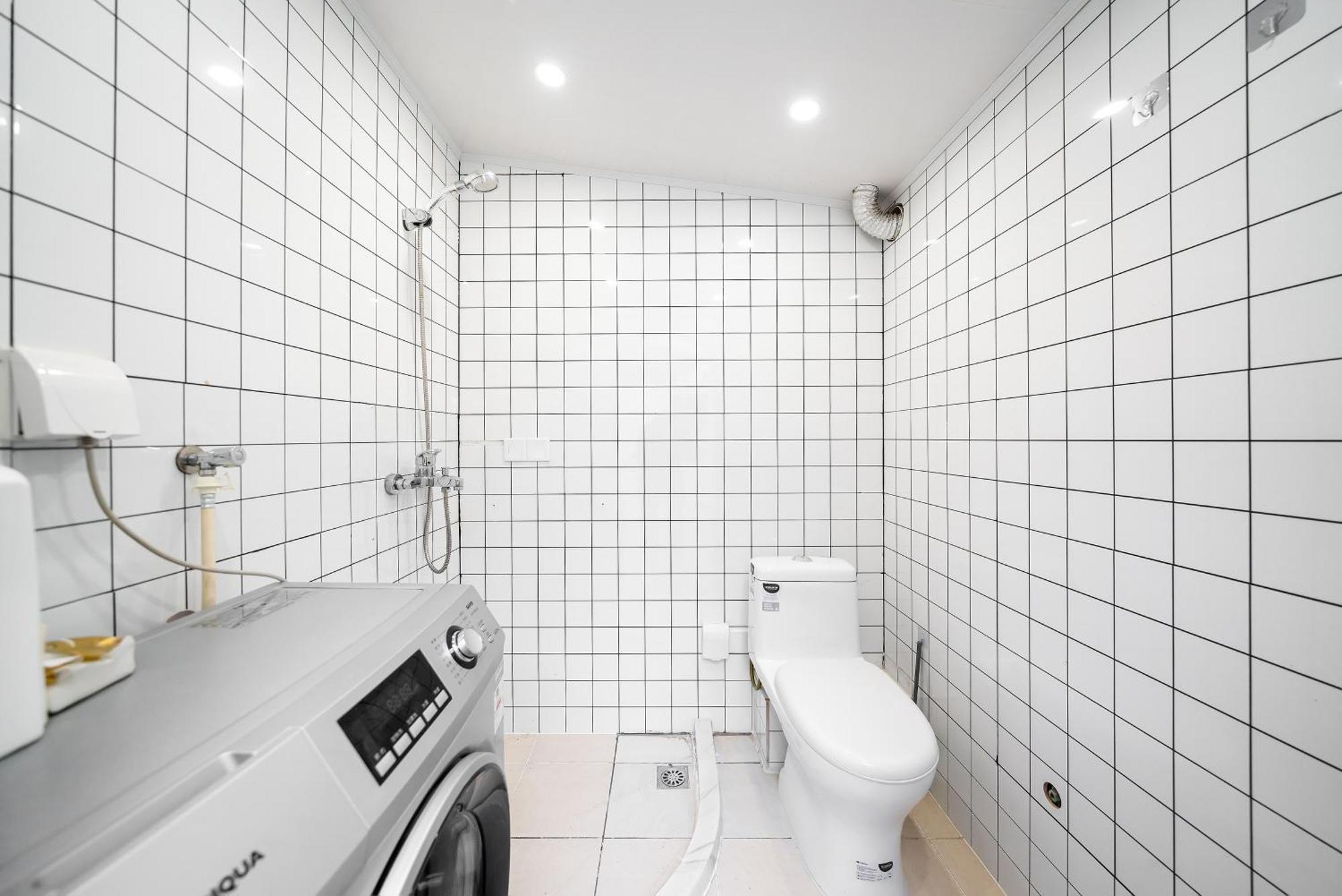 Apartment 上海小胖纸民宿-南京西路3店-桃之夭夭 *