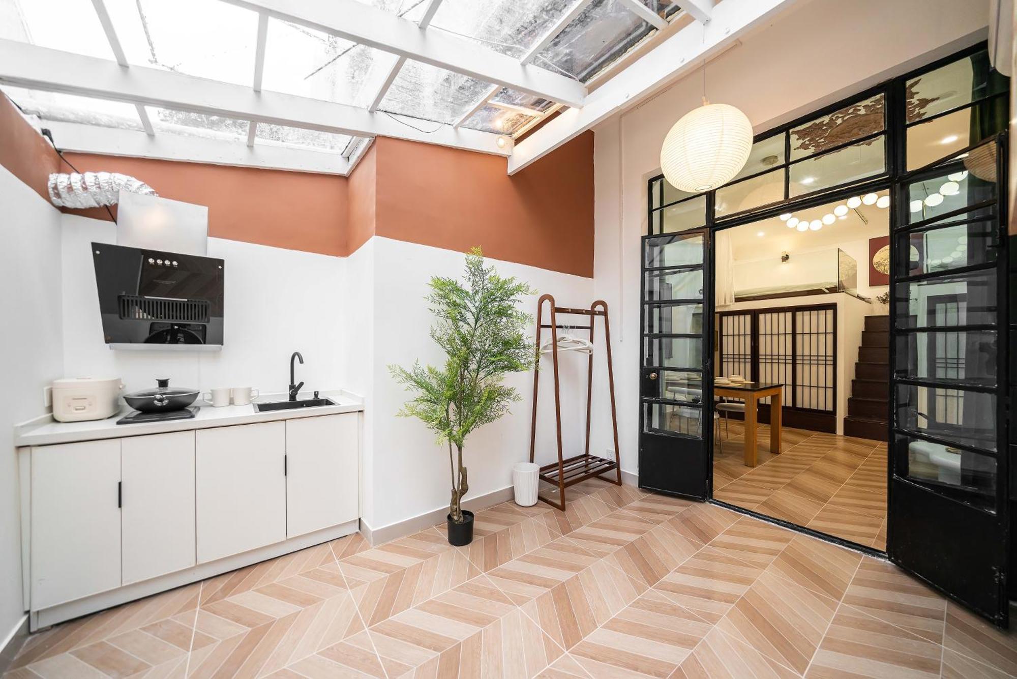 Apartment 上海小胖纸民宿-南京西路3店-桃之夭夭 *