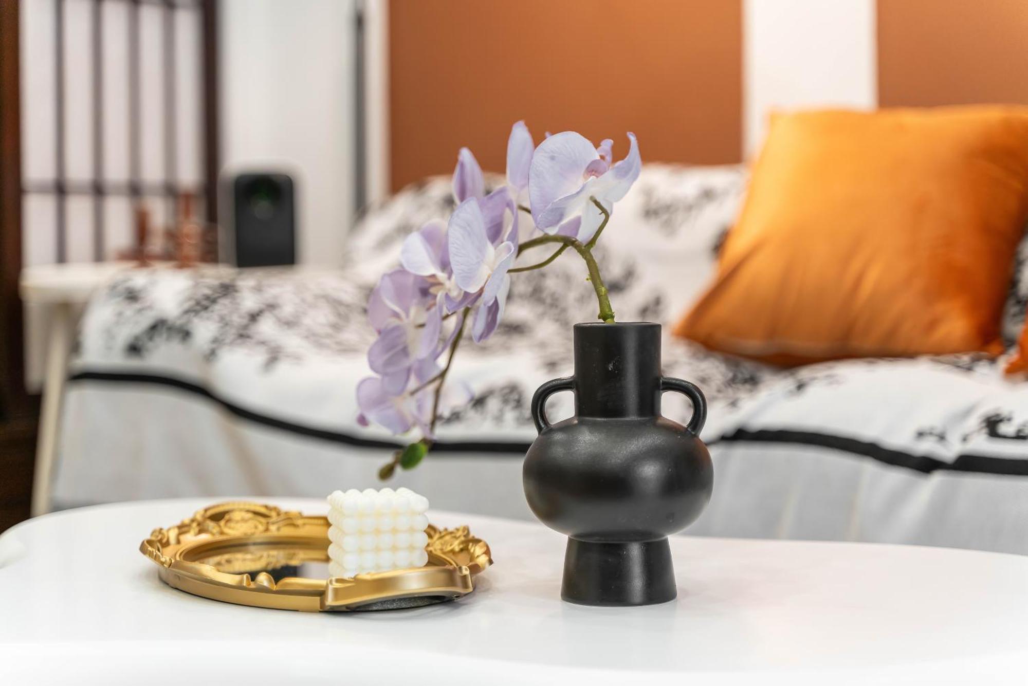 Apartment 上海小胖纸民宿-南京西路3店-桃之夭夭 *