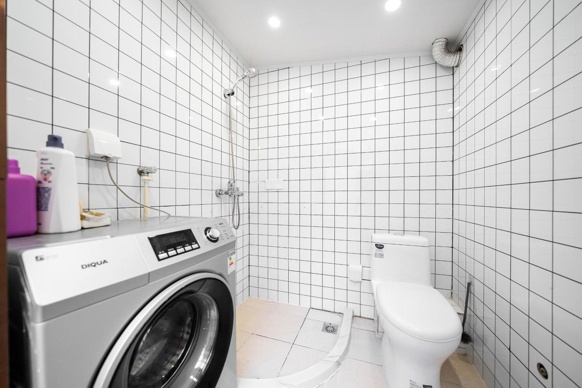 上海小胖纸民宿-南京西路3店-桃之夭夭 Apartment
