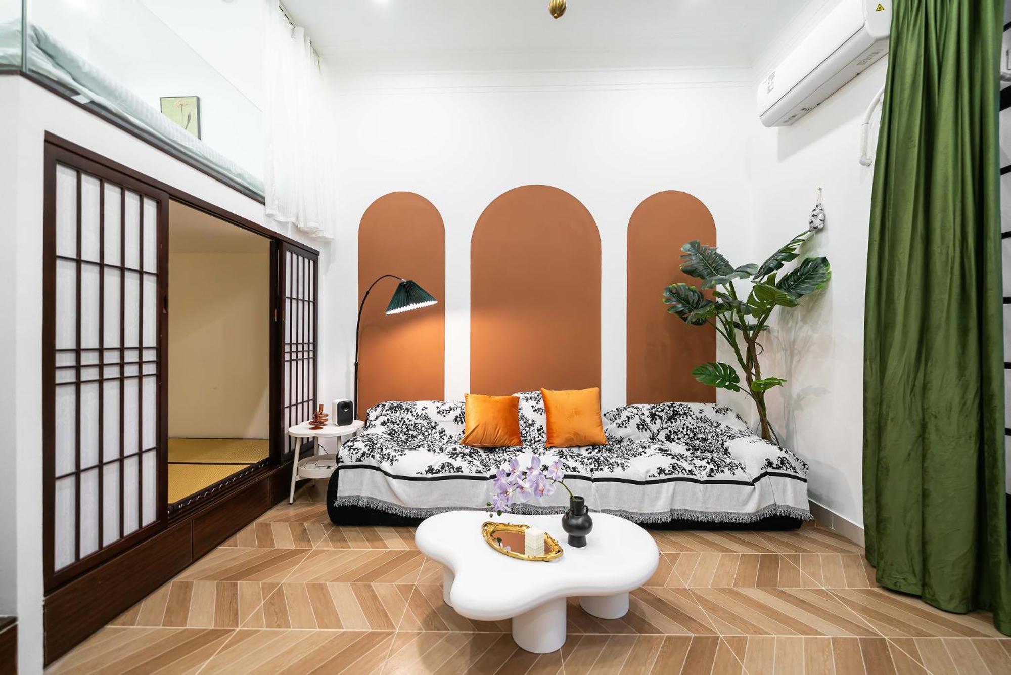上海小胖纸民宿-南京西路3店-桃之夭夭 Apartment *