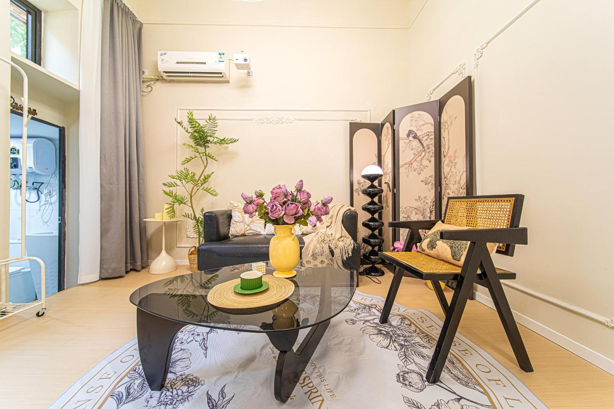 上海小胖纸民宿-南京西路3店-桃之夭夭 Appartement Shanghai